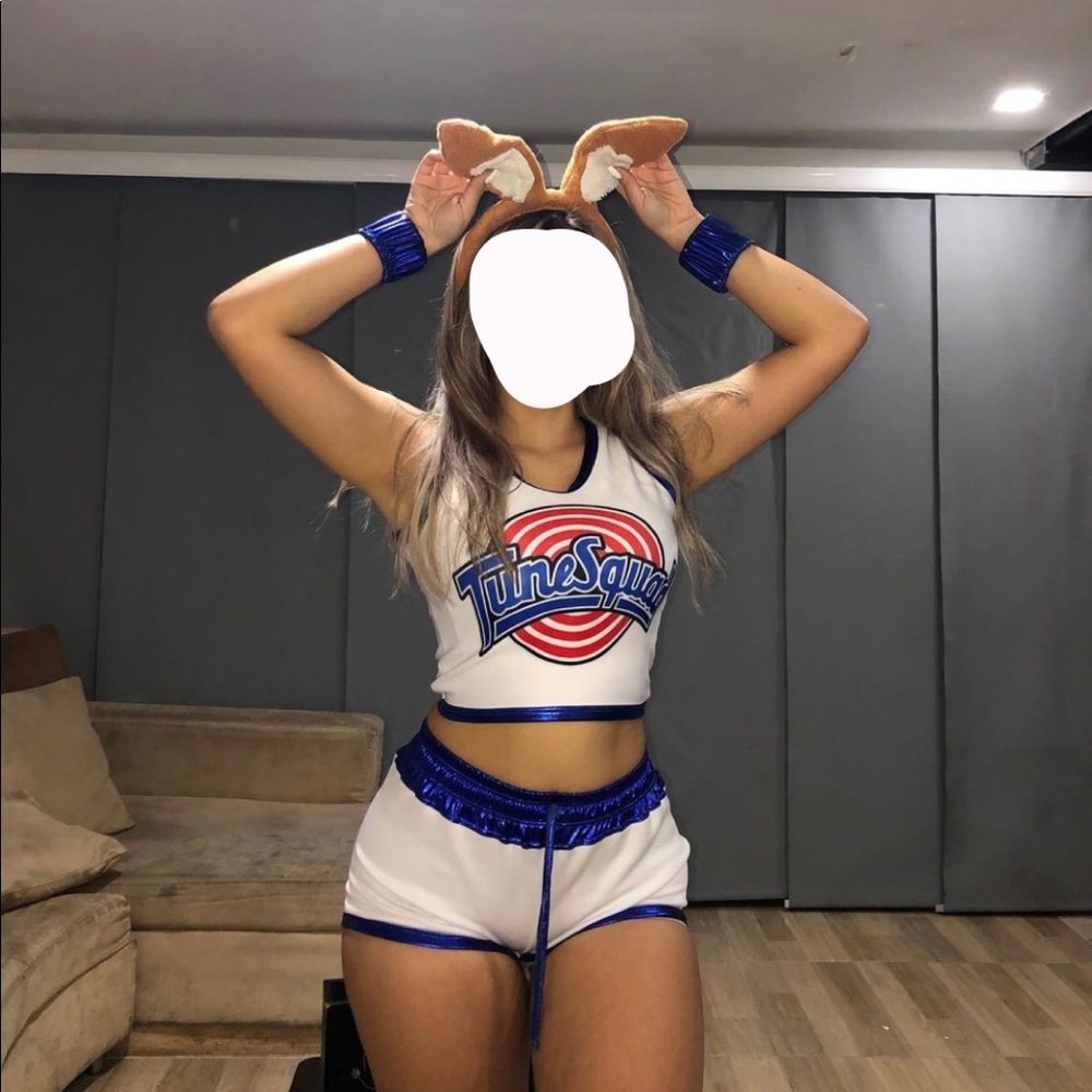 ISO this costume 😩